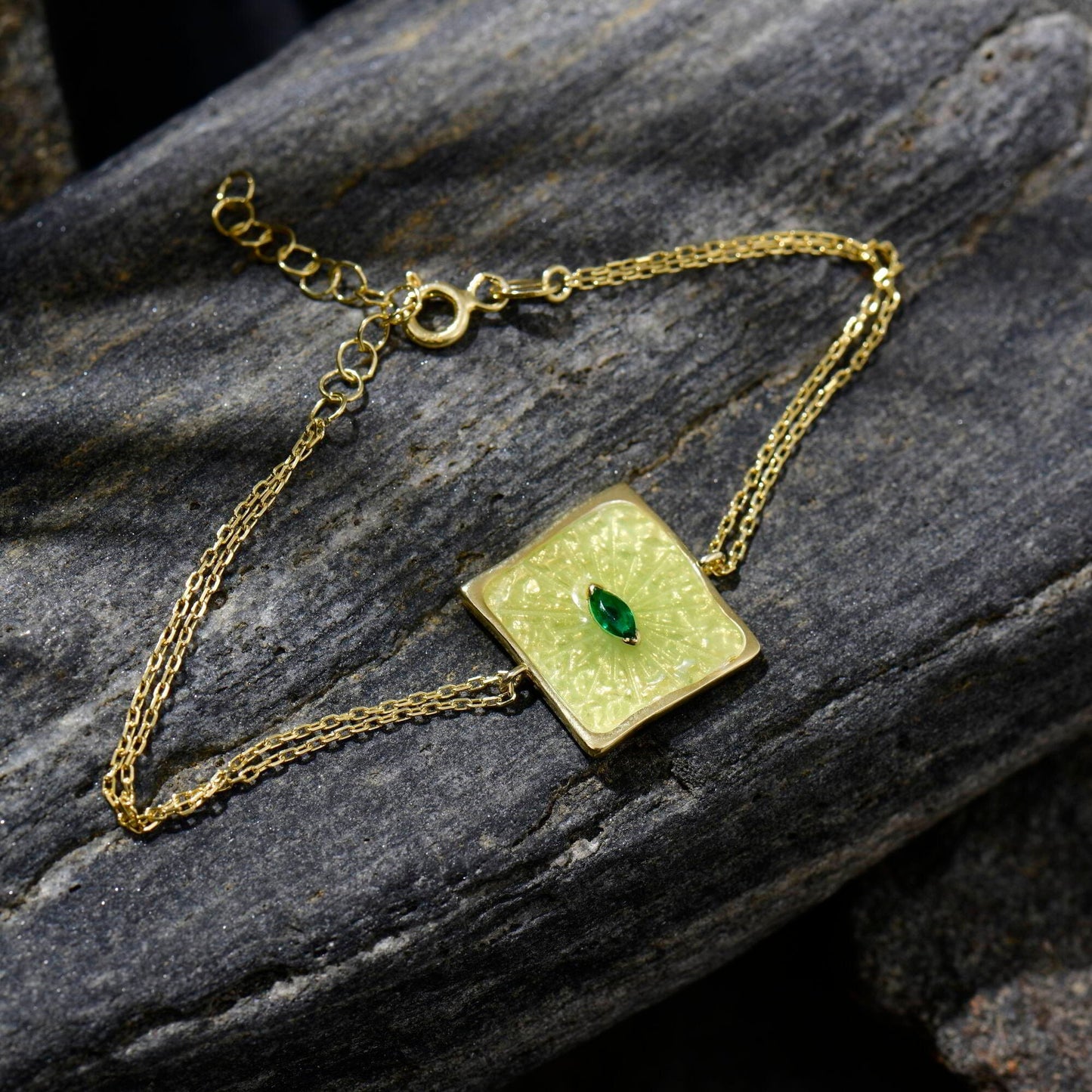 Emerald Eyeburst Bracelet