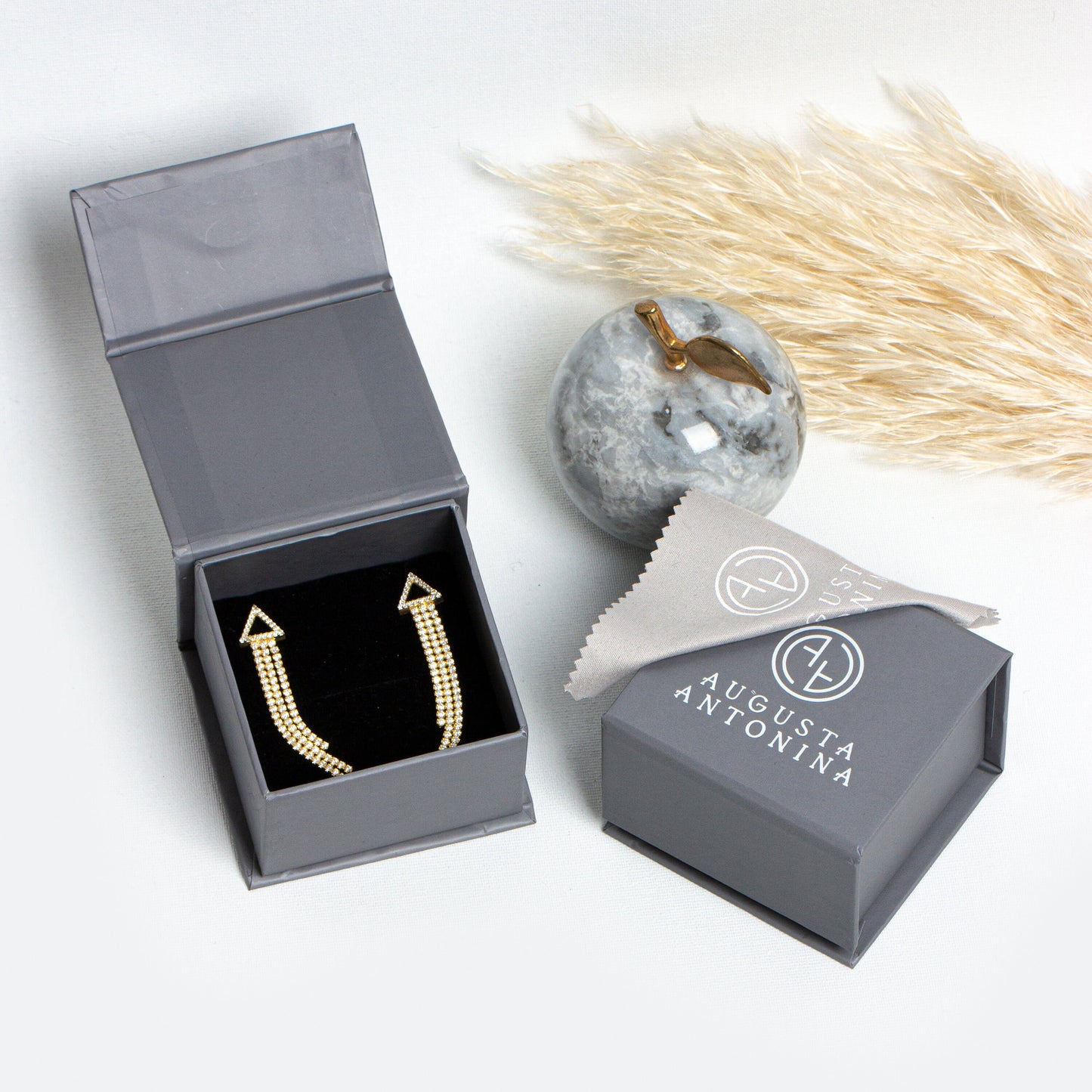 Dangling Diamond Chain Earrings
