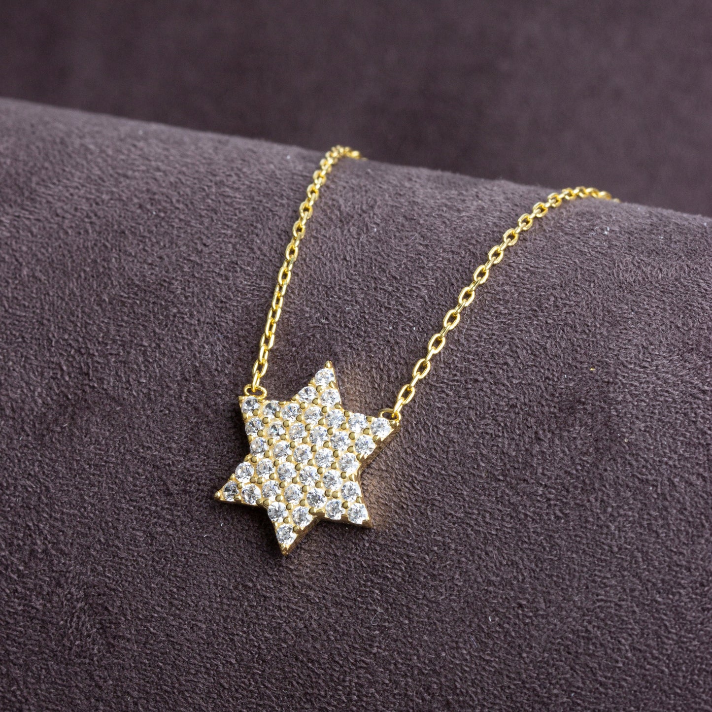 Minimalist Star Diamond Necklace in 18K Gold